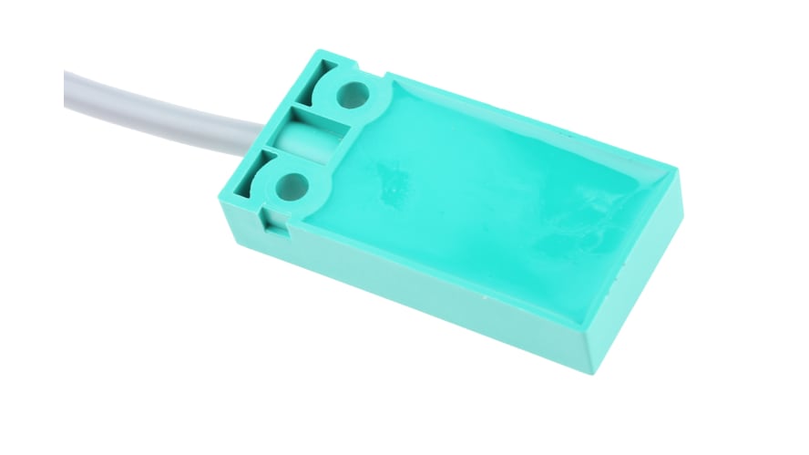 NBB5-F33-E0, Pepperl + Fuchs Inductive Block-Style Proximity Sensor, 5 mm Detection, NPN Output, 10 → 30 V dc, IP67 – Model: NBB5-F33-E0