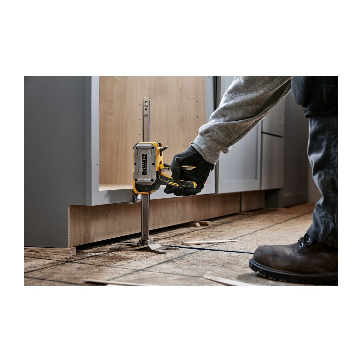 DEWALT แม่แรงก่อสร้าง TOUGHSERIES™ รุ่น DWHT83550 สามารถในการยกสูงสุด 340 ปอนด์ และ ยกสูง 8-3/4 นิ้ว (ดีวอลท์)