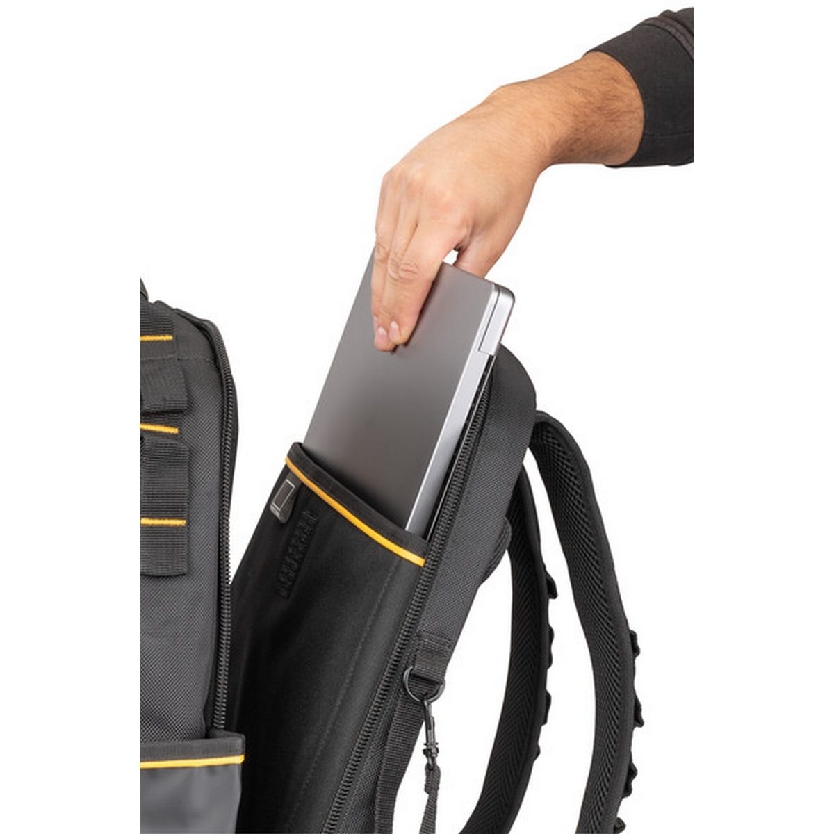 DEWALT กระเป๋าสะพายบ่า Pro Backpack รุ่น DWST60102-1 มีช่องใส่เครื่องมือ 46 ช่อง ผลิตจากผ้า 1680 Denier (ดีวอลท์)