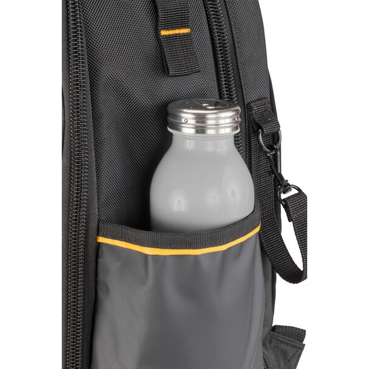 DEWALT กระเป๋าสะพายบ่า Pro Backpack รุ่น DWST60102-1 มีช่องใส่เครื่องมือ 46 ช่อง ผลิตจากผ้า 1680 Denier (ดีวอลท์)
