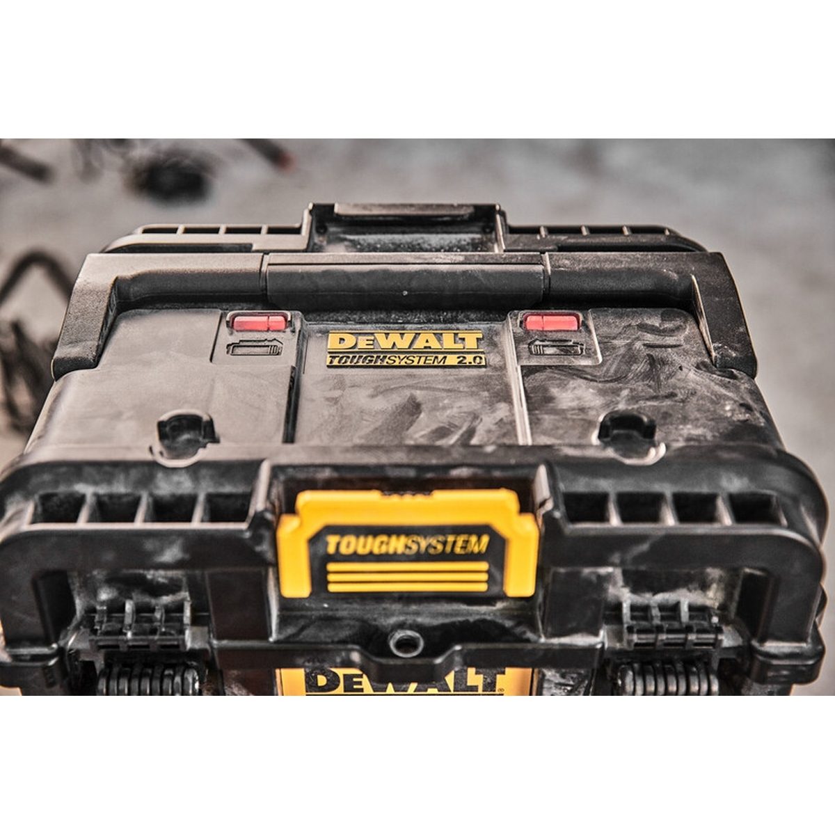 DEWALT กล่องเก็บและชาร์ตแบตเตอรี่ TOUGHSYSTEM 2.0 รุ่น DWST83471-QW IP65 ป้องกันน้ำและฝุ่น (ดีวอลท์) ไม่รวมแบตเตอรี่