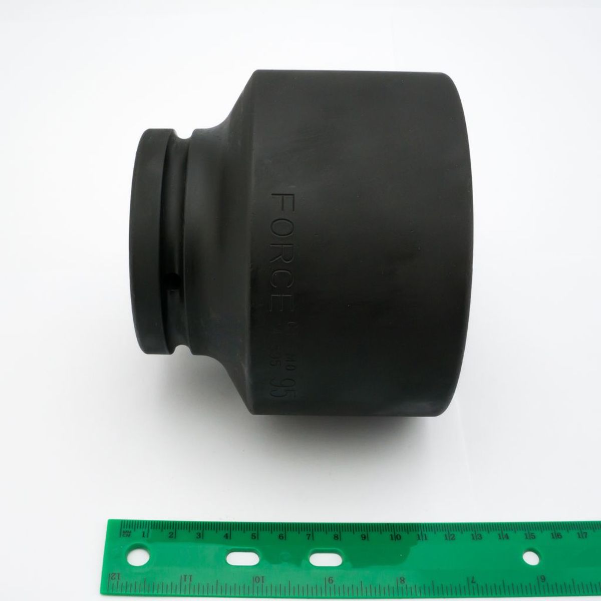48595 ลูกบ๊อกซ์ลม 6PT. 105MM 1" NO.95