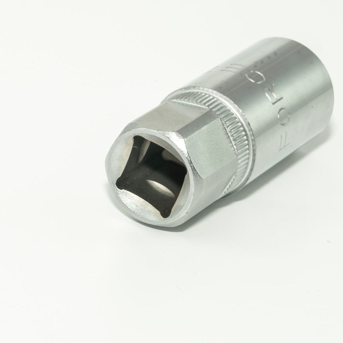 81807 ลูกบ๊อกซ์ขันสตัด1/2" 7มม. ยาว60มม.