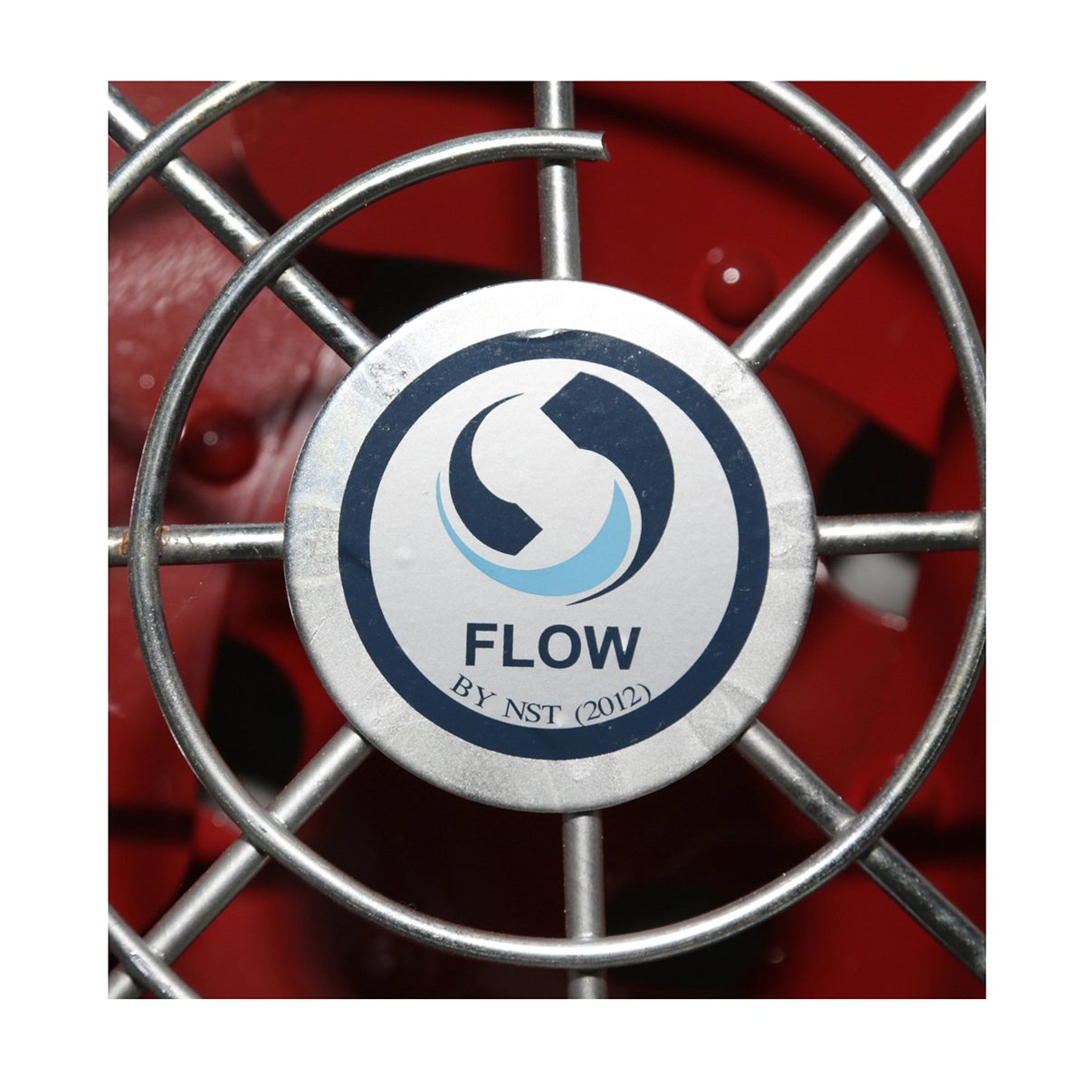 พัดลมอุตสาหกรรมใบแดง แบบขาตั้ง โฟลว์ (FLOW) รุ่น IFL18 ขนาด 18 นิ้ว ขนาดมอเตอร์ 1/4 แรงม้า ไฟ 220 โวลต์ เหมาะสำหรับการใช้งานระบายอากาศในโรงง