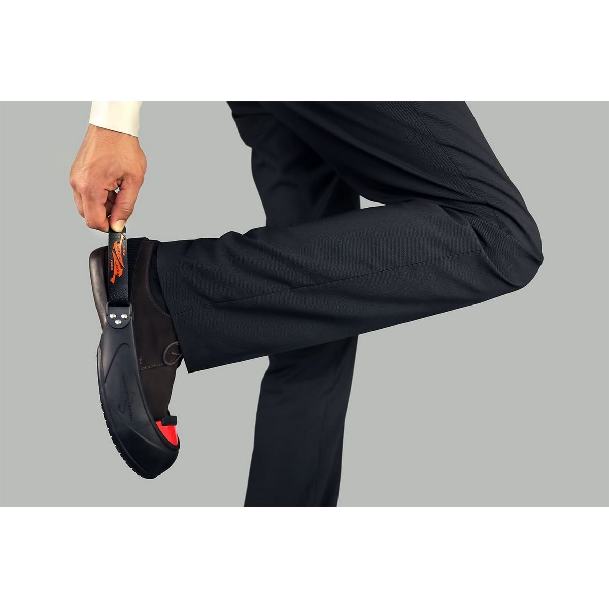 JOGGER เสริมหัวเหล็ก เบอร์ EU 44-48 (XL) รุ่น VISITOR กันลื่น สำหรับรองเท้าทุกชนิด พร้อมสายรัด 1 จุด (จ็อกเกอร์)