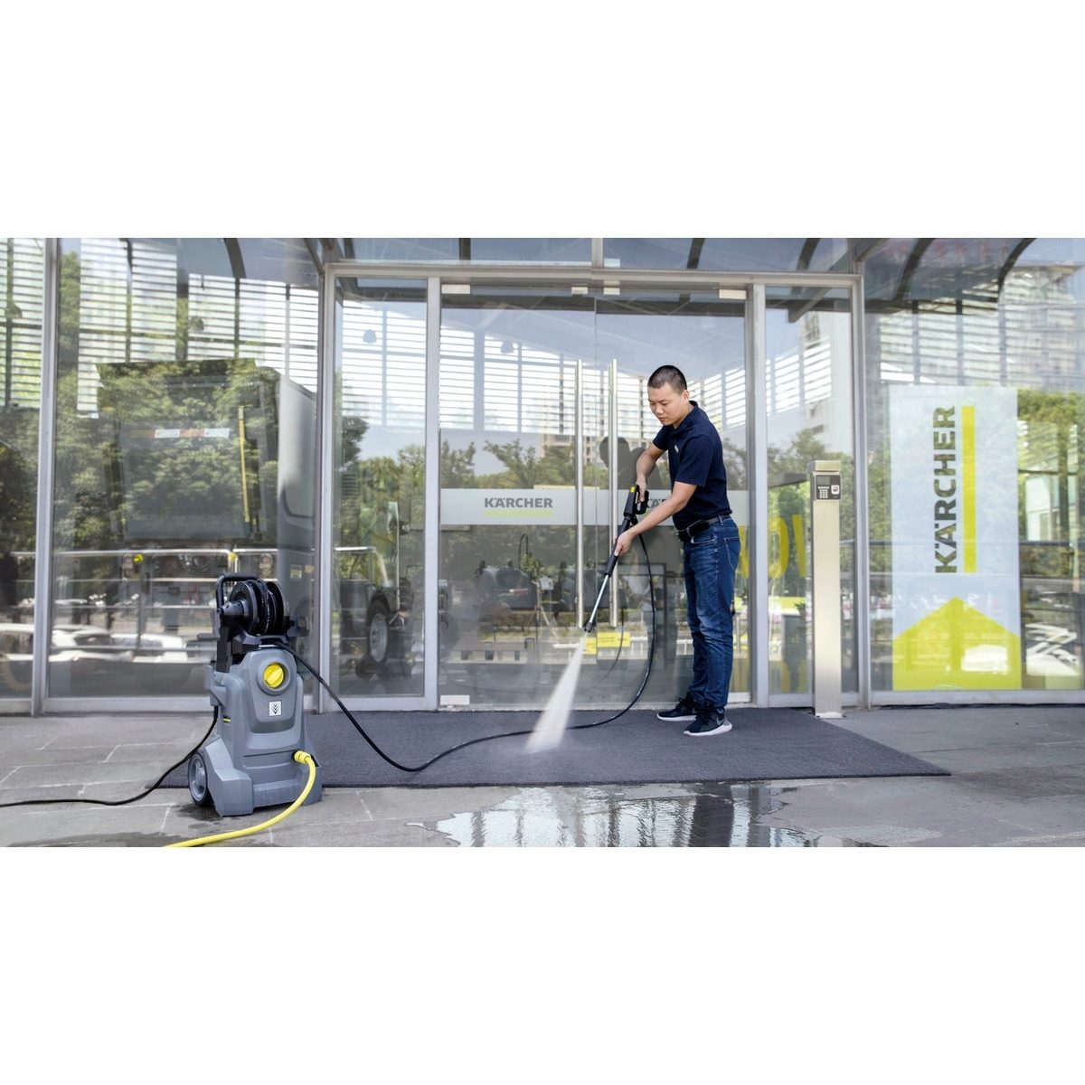 KARCHER เครื่องฉีดน้ำแรงดันสูง 100 บาร์ รุ่น HD4/10X Classic แรงดันสูงสุด 145 บาร์ อัตราการไหล 400 ลิตร/ชั่วโมง ไฟ 1 เฟส 220-240 โวลต์ เหมาะ