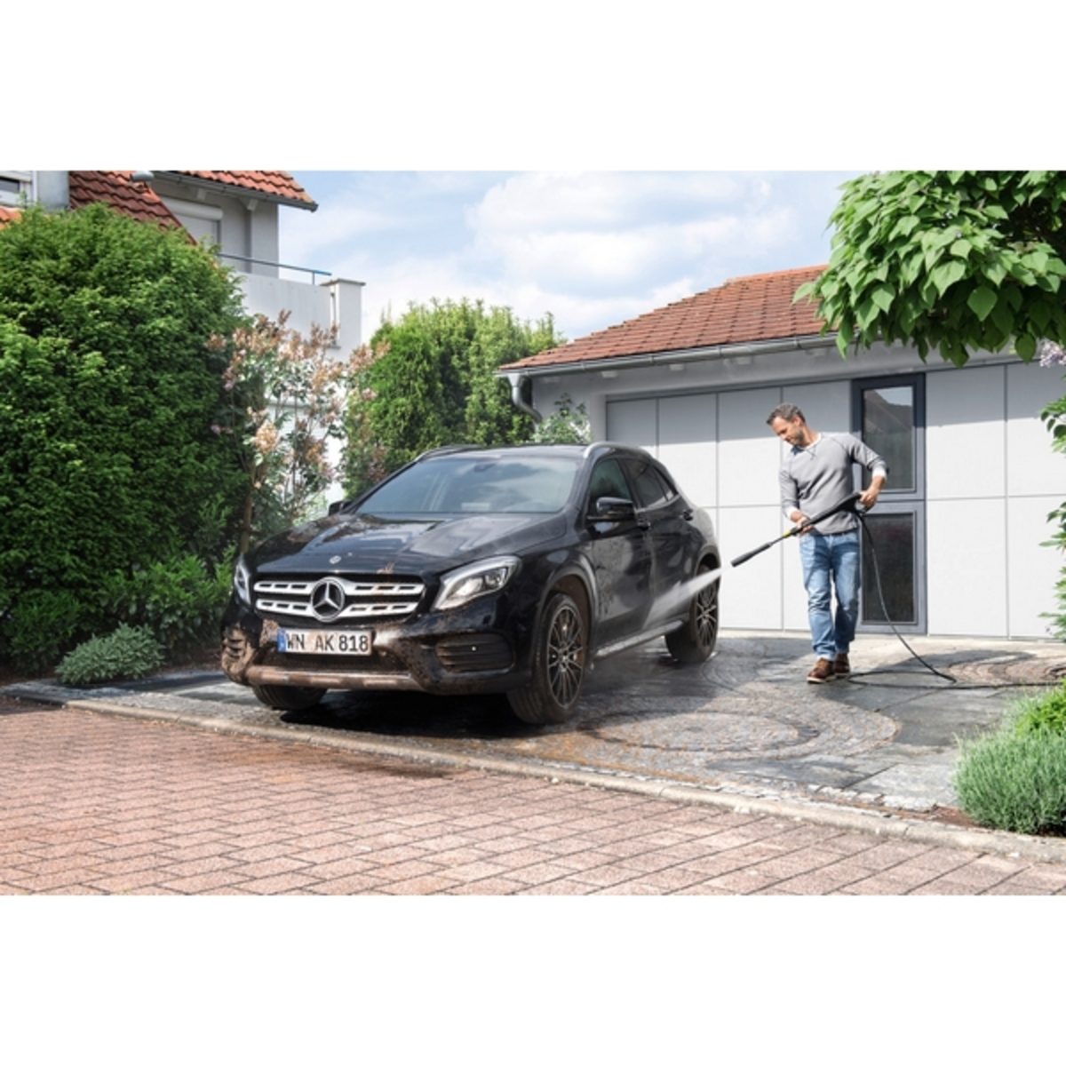 KARCHER (คาร์เชอร์) เครื่องฉีดน้ำแรงดันสูง 145 บาร์ รุ่น K5COMPACT กำลังมอเตอร์ 2.1 กิโลวัตต์ อัตราการไหล 500 ลิตร/ชม. เหมาะสำหรับการทำความส