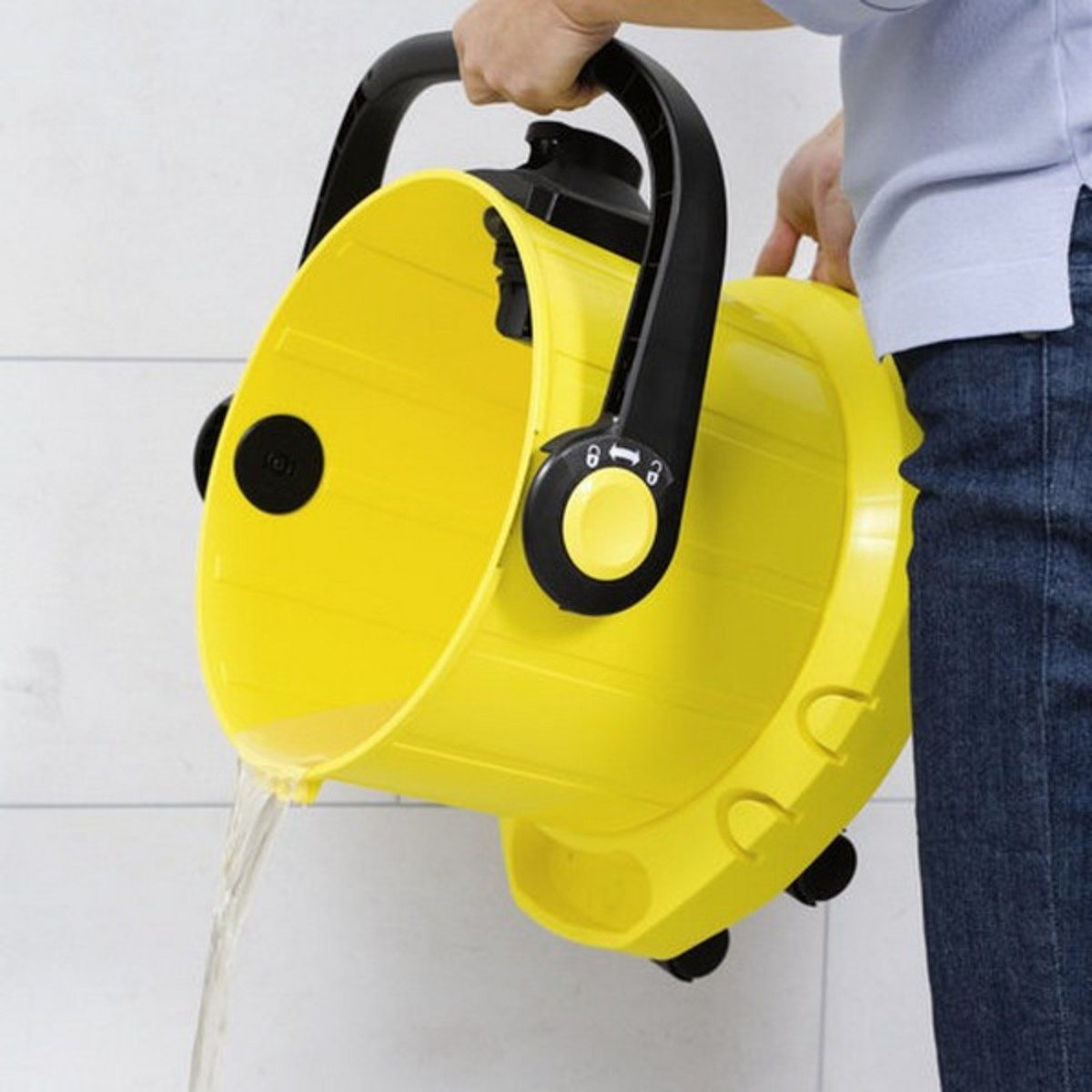 KARCHER เครื่องซักพรมแบบสเปรย์แล้วดูดกลับ รุ่น SE 4001 แรงดันไฟฟ้า 220-240 โวลต์ ถังน้ำสะอาด 4ลิตร ถังน้ำเสีย 4 ลิตร (คาร์เชอร์)