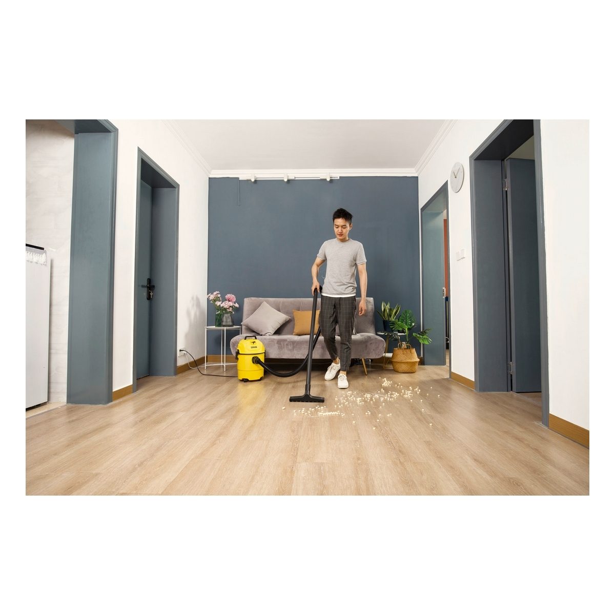 KARCHER เครื่องดูดฝุ่นน้ำ-แห้ง รุ่น WD 1 Classic กำลังมอเตอร์ 1,200 วัตต์ แรงดูด 180 มิลลิบาร์ กำลังไฟ 220 โวลต์ ขนาดถัง 15 ลิตร มาพร้อมหัวด