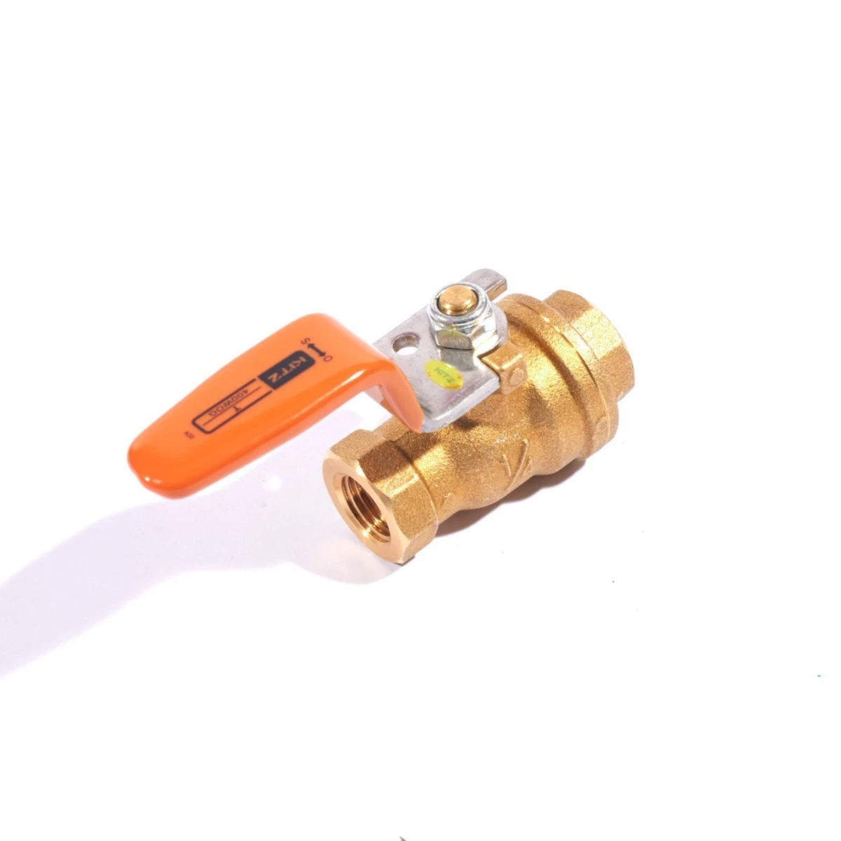 KITZ บอลวาล์วทองเหลืองก้านส้ม ขนาด 1P ความดัน 400PSI ผลิตจากวัสดุทองเหลือง ไม่เป็นสนิม รองรับอุณหภูมิความร้อนสูงถึง 150 องศาเซลเซียส (คิทซ์)