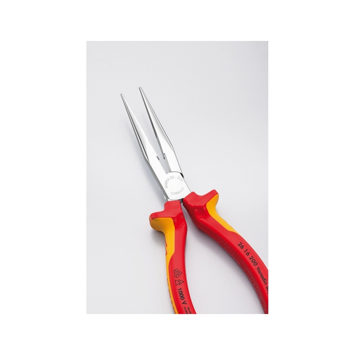 KNIPEX คีมปากแหลมปลายเฉียง ด้าม VDE ขนาด 200 มม. รหัส 26 16 200 เหมาะสำหรับงานจับและตัดที่ต้องการความละเอียด (คะนิเพค)