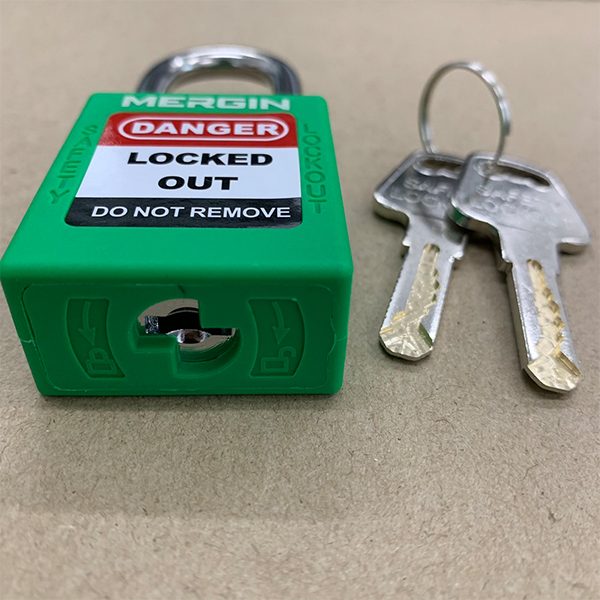 MERGIN  กุญแจนิรภัยก้านสแตนเลส 38 มม.สีเขียว พร้อมลูกกุญแจ 2 ดอก / Keyed differ Lockout/ Safety padlock