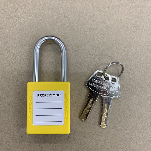 MERGIN  กุญแจนิรภัยก้านสแตนเลส 38 มม.สีเหลือง พร้อมลูกกุญแจ 2 ดอก / Keyed differ Lockout/ Safety padlock