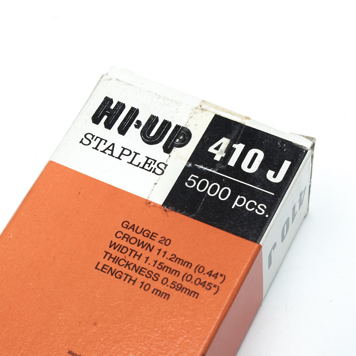 HI-UP ลูกแม็กซ์ขาคู่ กว้าง 4 มม. ยาว 10 มม. หนา 0.59 มม. รุ่น 410 สำหรับงานไม้ บรรจุ 5,000 ตัว/กล่อง (ไฮ-อัพ)