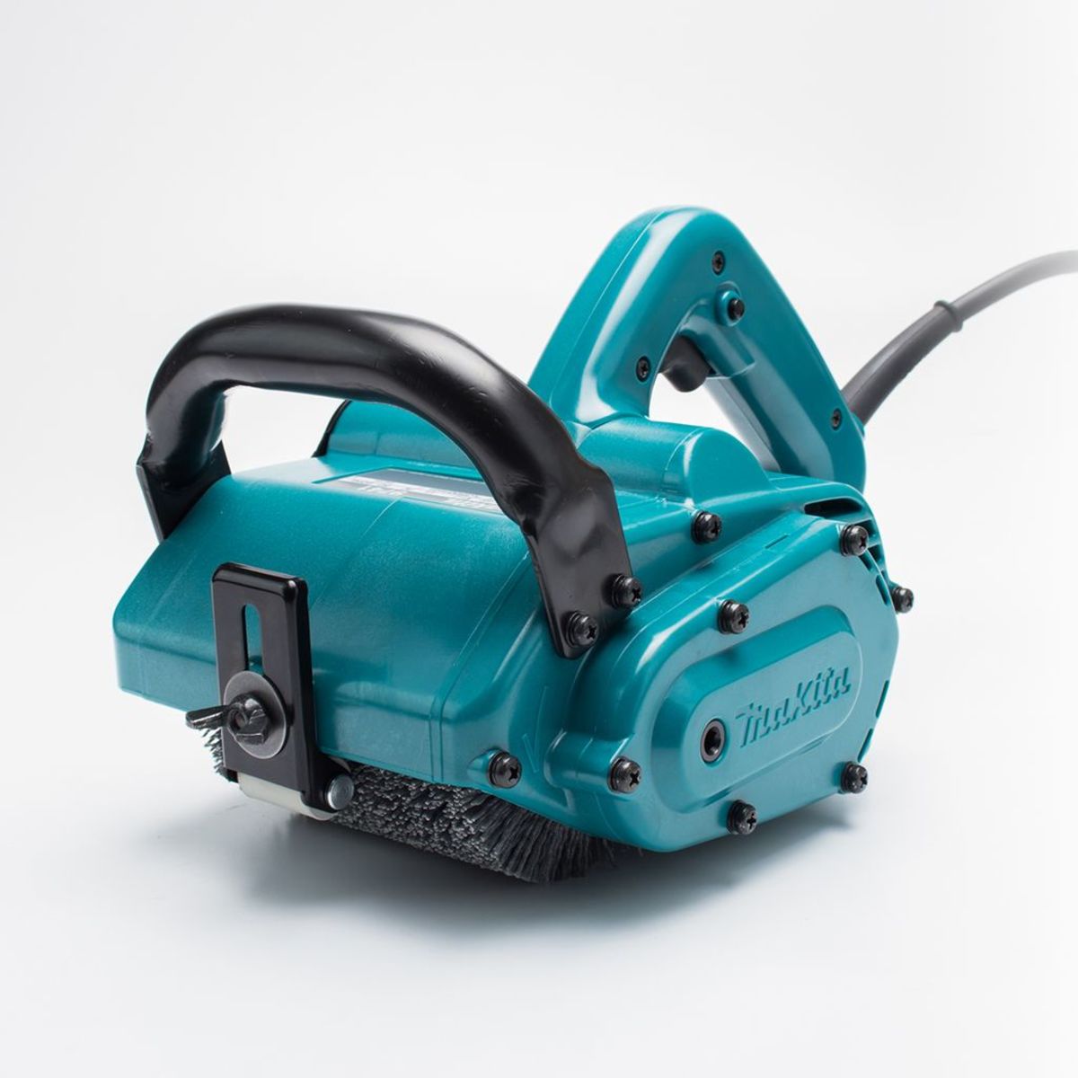 MAKITA เครื่องขัดลายไม้แปรงไนล่อน ขนาด 100 X 120 มม. (4 X 4-3/4 นิ้ว) กำลังไฟ 860 วัตต์ รุ่น 9741 ความเร็วรอบตัวเปล่า 3,500 รอบ/นาที มีระบบก