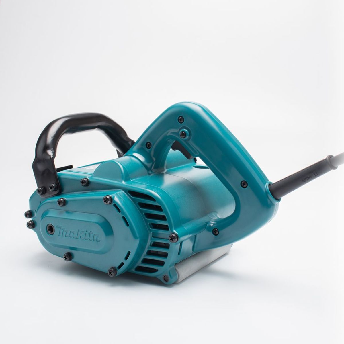 MAKITA เครื่องขัดลายไม้แปรงไนล่อน ขนาด 100 X 120 มม. (4 X 4-3/4 นิ้ว) กำลังไฟ 860 วัตต์ รุ่น 9741 ความเร็วรอบตัวเปล่า 3,500 รอบ/นาที มีระบบก