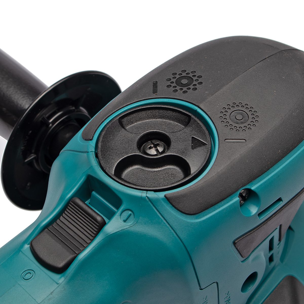 MAKITA เครื่องขัดกระดาษทรายกลมสั่นสุ่ม ขนาด 6 นิ้ว (150 มม.) กำลังไฟ 750 วัตต์ รุ่น BO-6050J ความเร็วการขัด 1,600 - 6,800 ครั้ง/นาที สามารถป