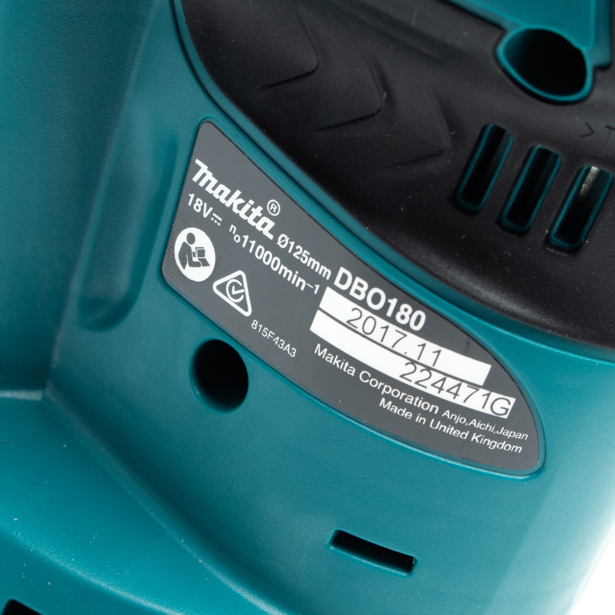 MAKITA เครื่องขัดกระดาษทรายไร้สาย 18 โวลต์ 125 มม. (5 นิ้ว) รุ่น DBO180 ไม่รวมแบตเตอรี่และแท่นชาร์จ (มากีต้า)