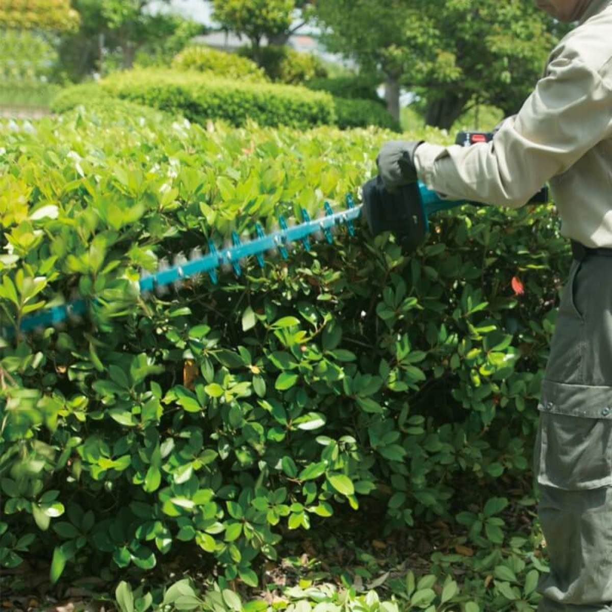 MAKITA เครื่องเล็มพุ่ม 18V รุ่น DUH752Z ความยาวใบมีด 750 มม.  ตัดหนาสูงสุด 21.5 มม. ไม่รวมแบตเตอรี่-แท่นชาร์จ (มากีต้า)