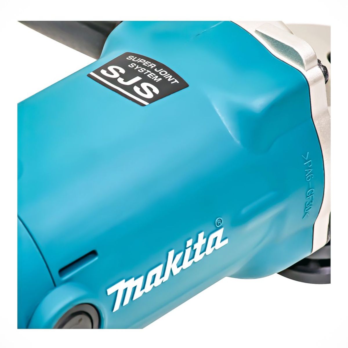 MAKITA เครื่องเจียรไฟฟ้า ขนาด 6 นิ้ว กำลังไฟ 1,050 วัตต์ รุ่น GA-6020 ความเร็วรอบตัวเปล่า 10,000 รอบ/นาที มีฉนวนสองชั้น มีระบบ SJS (มากีต้า)