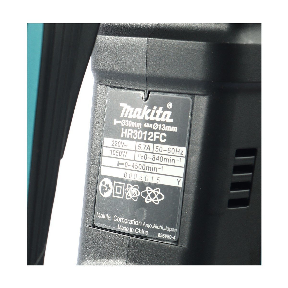 MAKITA สว่านโรตารี่ไฟฟ้า 3 ระบบ 30 มม. (1-3/16 นิ้ว) กำลังไฟ 1050 วัตต์ รุ่น HR3012FCJ พลังงานการกระแทก 3.9 จูล ใช้กับดอก SDS-PLUS เปลี่ยนหั