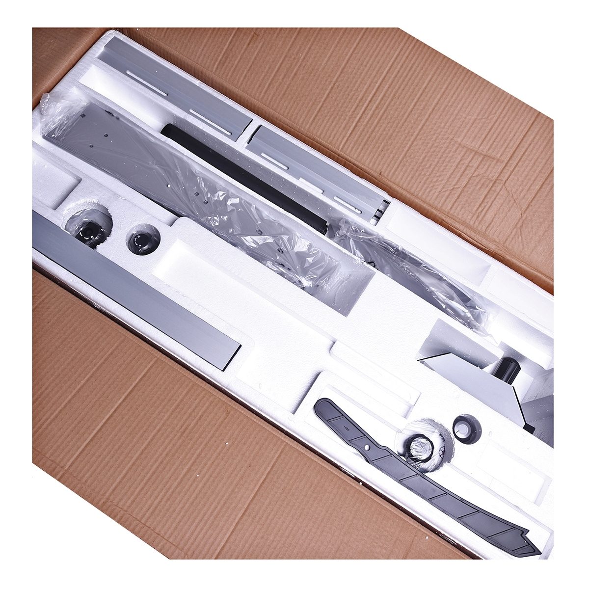MAKITA เลื่อยสายพาน ขนาด 12 นิ้ว (305 มม.) กำลังไฟฟ้า 900 วัตต์ รุ่น LB1200F ความหนาของการตัด 165 มม. (6-1/2 นิ้ว) (มากีต้า)