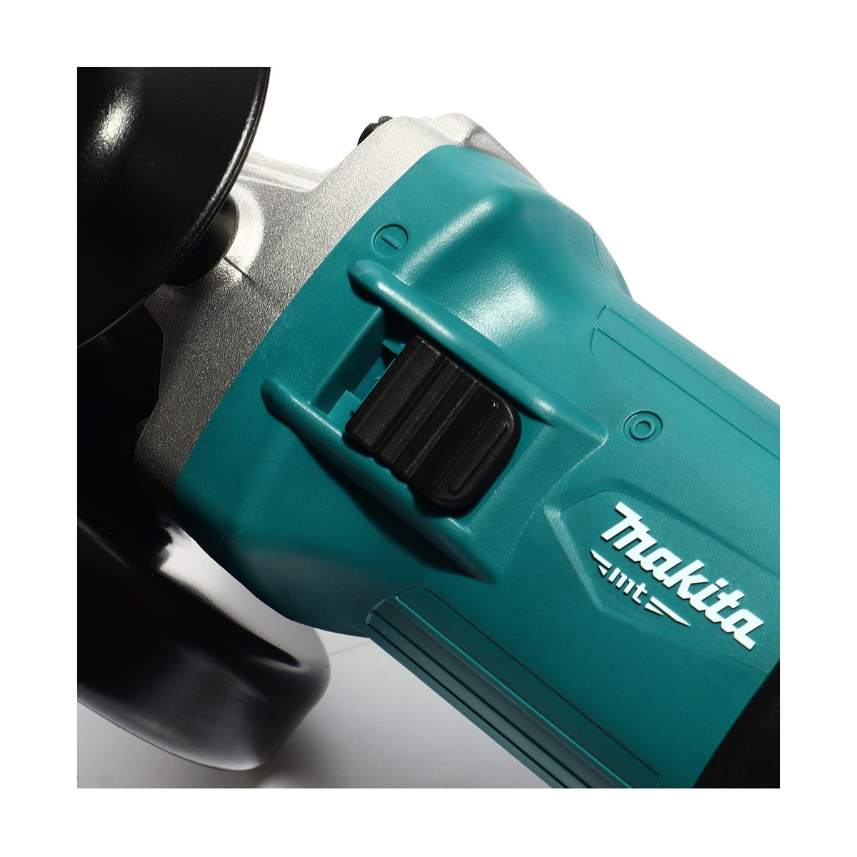 MAKITA เครื่องเจียรไฟฟ้า ขนาด 4 นิ้ว กำลังไฟ 720 วัตต์ รุ่น M9506B ความเร็วรอบตัวเปล่า 11,000 รอบ/นาที สวิตช์สไลด์ (มากีต้า : MT-Series)