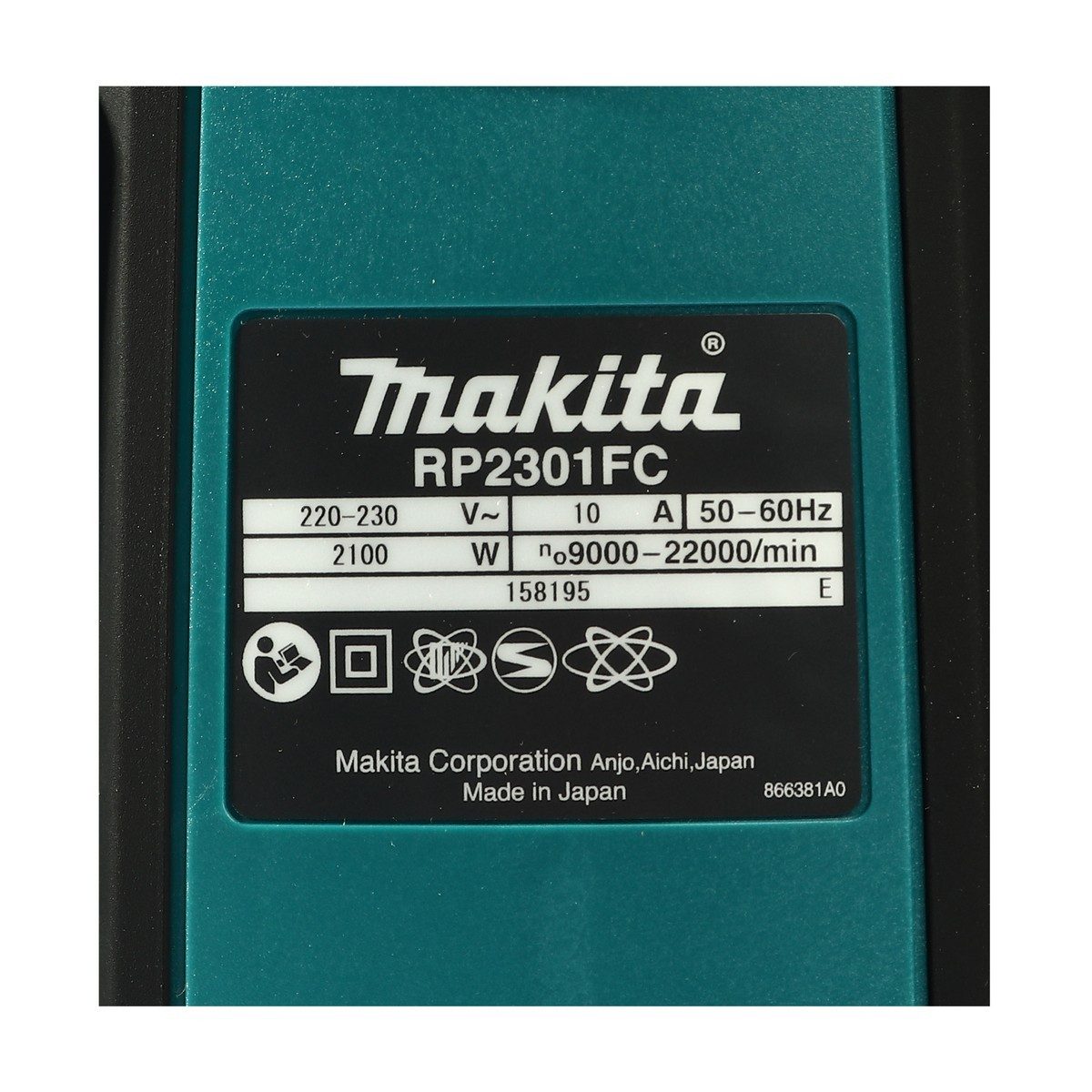 MAKITA เครื่องเร้าเตอร์ ขนาด 1/2 นิ้ว (12 มม.) กำลังไฟ 2,100 วัตต์ รุ่น RP2301FC05 ความเร็วรอบคัวเปล่า 9,000 - 22,000 รอบ/นาที ปรับความเร็วไ