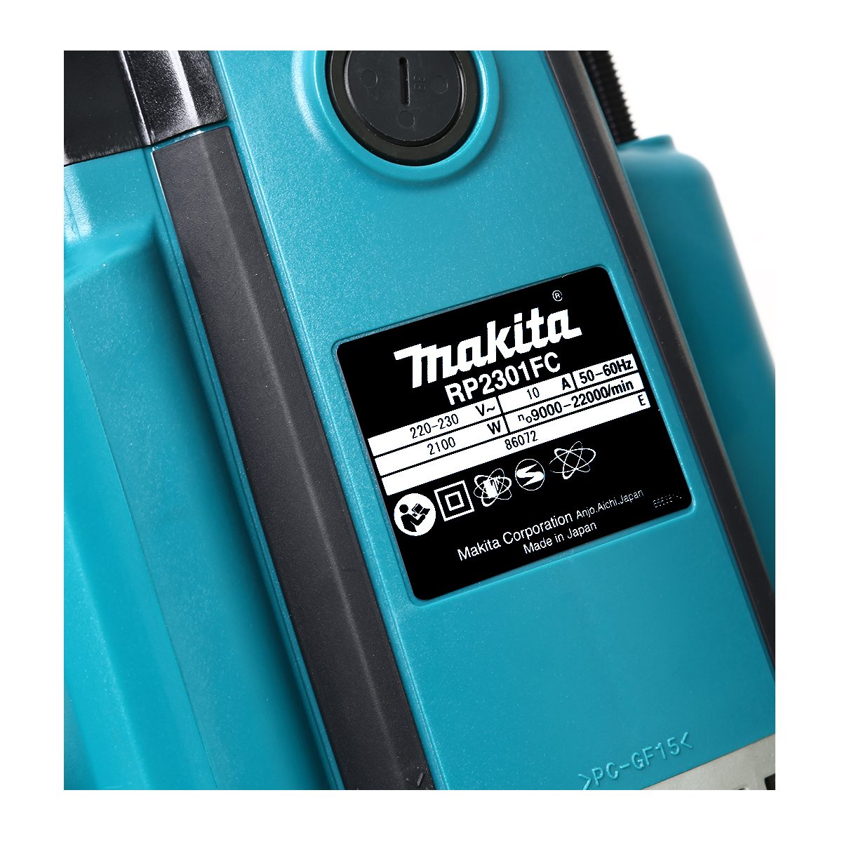 MAKITA เครื่องเร้าเตอร์ ขนาด 1/2 นิ้ว (12 มม.) กำลังไฟ 2,100 วัตต์ รุ่น RP-2301FC ความเร็วรอบ 9,000 - 22,000 รอบ/นาที มีระบบกำจัดฝุ่น Soft S