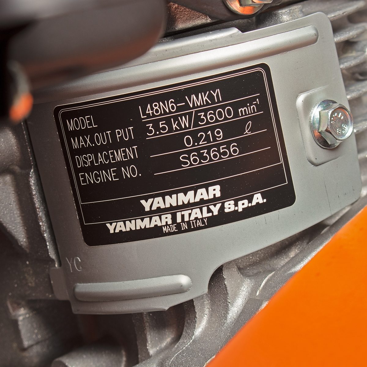 MVC-T100DC เครื่องตบดิน (YANMAR DIESEL)