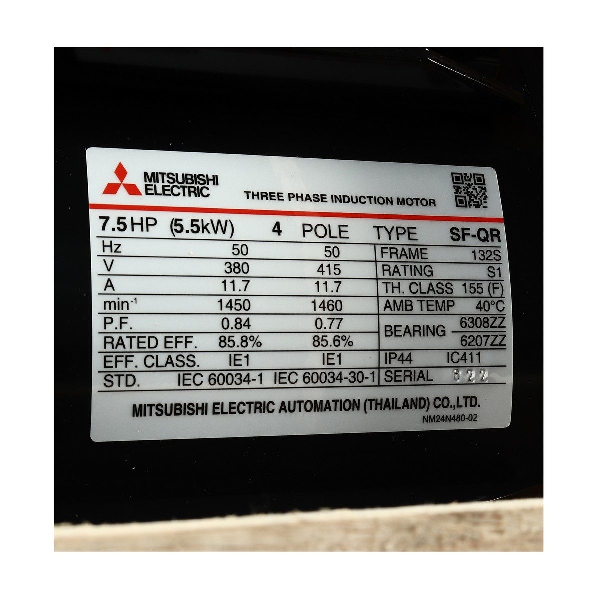 MITSUBISHI มอเตอร์ รุ่น SF-QR กำลัง 7.5 แรงม้า (5.5 กิโลวัตต์) ชนิดหุ้มมิด 3 เฟส 380/415 โวลต์ 4 โพล 3 สาย IP44 ความเร็วรอบ 1450 รอบ/นาที (ม