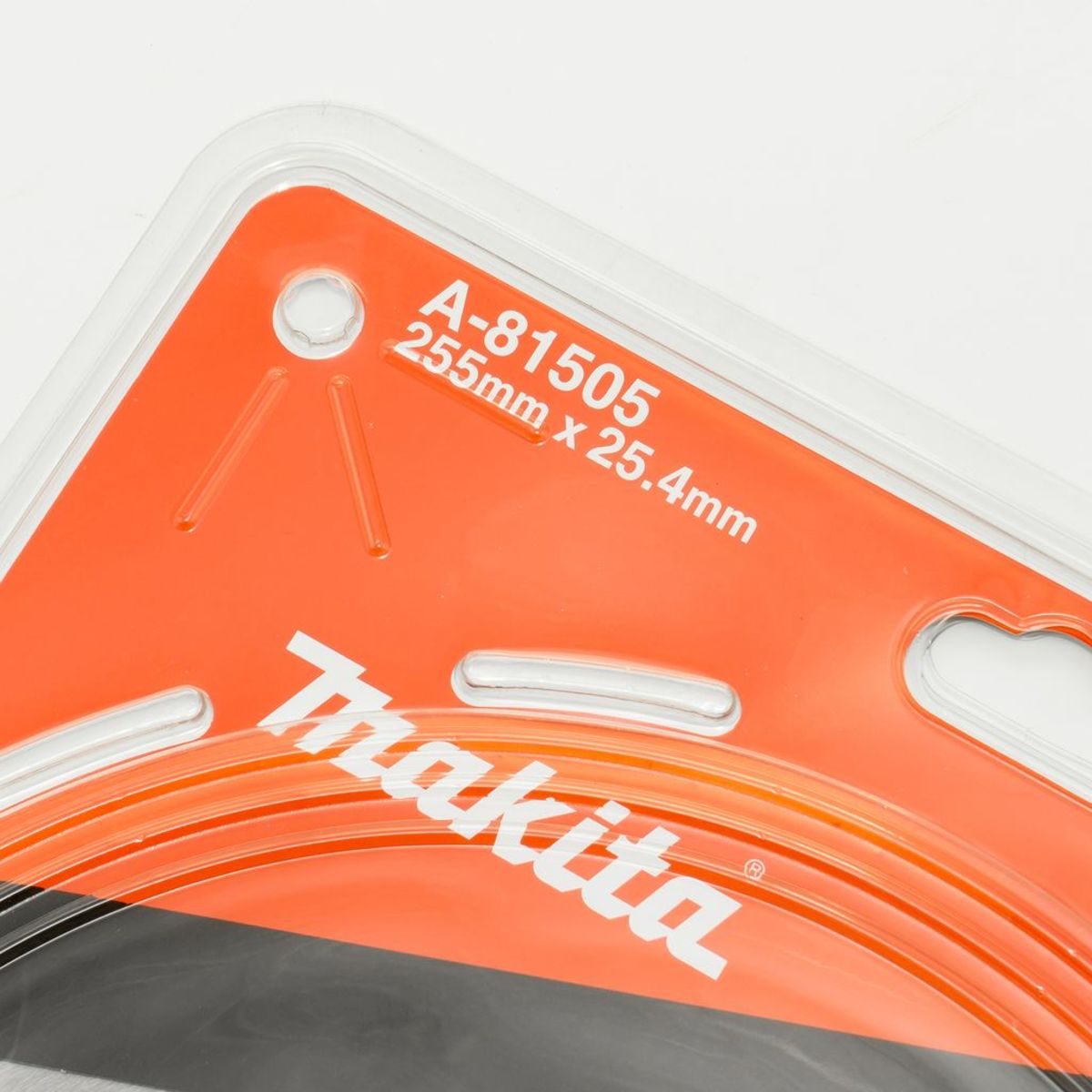 MAKITA ใบเลื่อยวงเดือนคาร์ไบด์สำหรับตัดไม้ 10 นิ้ว 60 ฟัน รุ่น A-81505 เส้นผ่านศูนย์กลาง 255 มม. หนา 2.8 มม. (มากีต้า)
