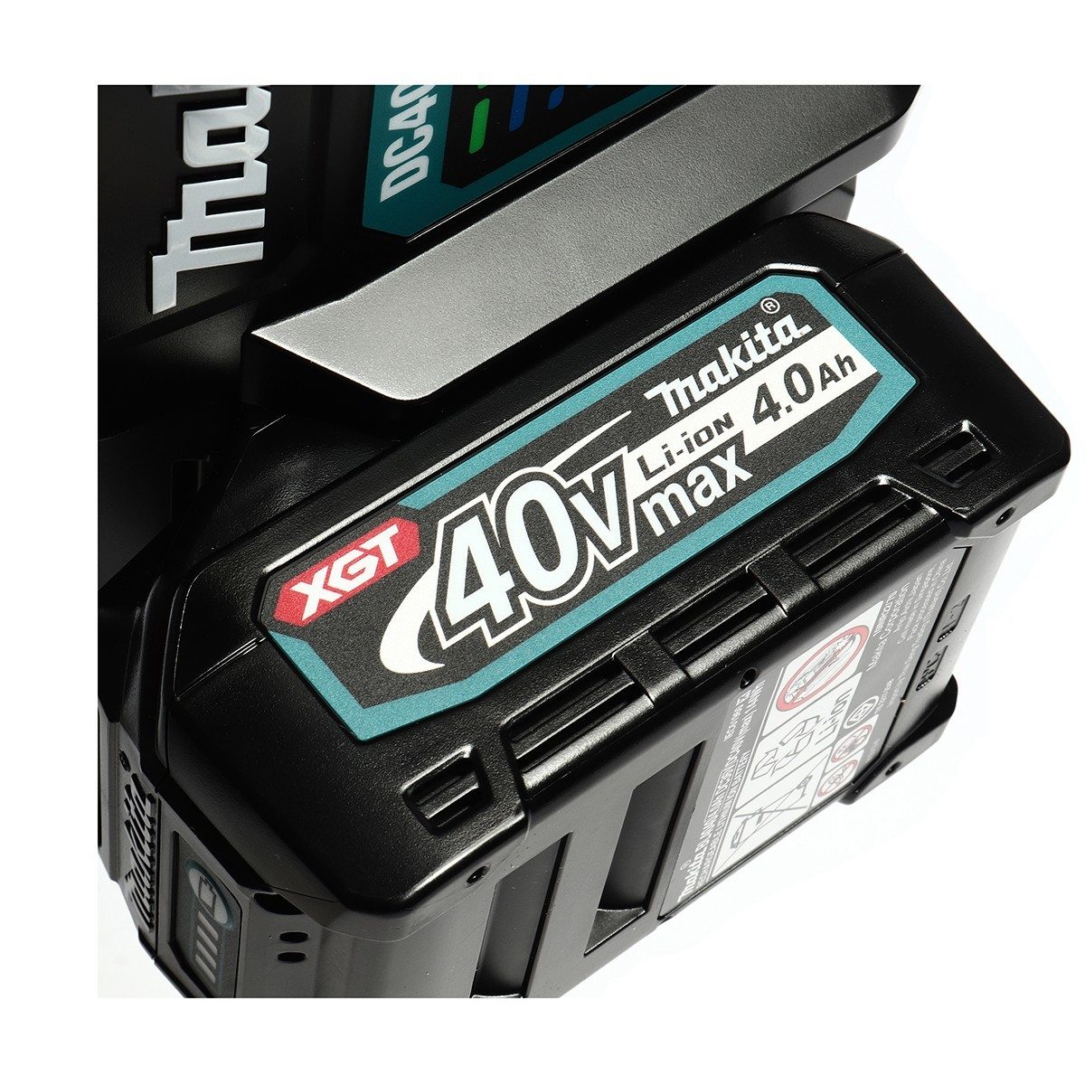 MAKITA ชุดแบตเตอรี่และแท่นชาร์จ 40 โวลต์ รุ่น MP191J66-2 ประกอบด้วย แบตเตอรี่ BL4040 (4 แอมป์) 1 ชิ้น + แท่นชาร์จเร็ว DC40RA (มากีต้า)