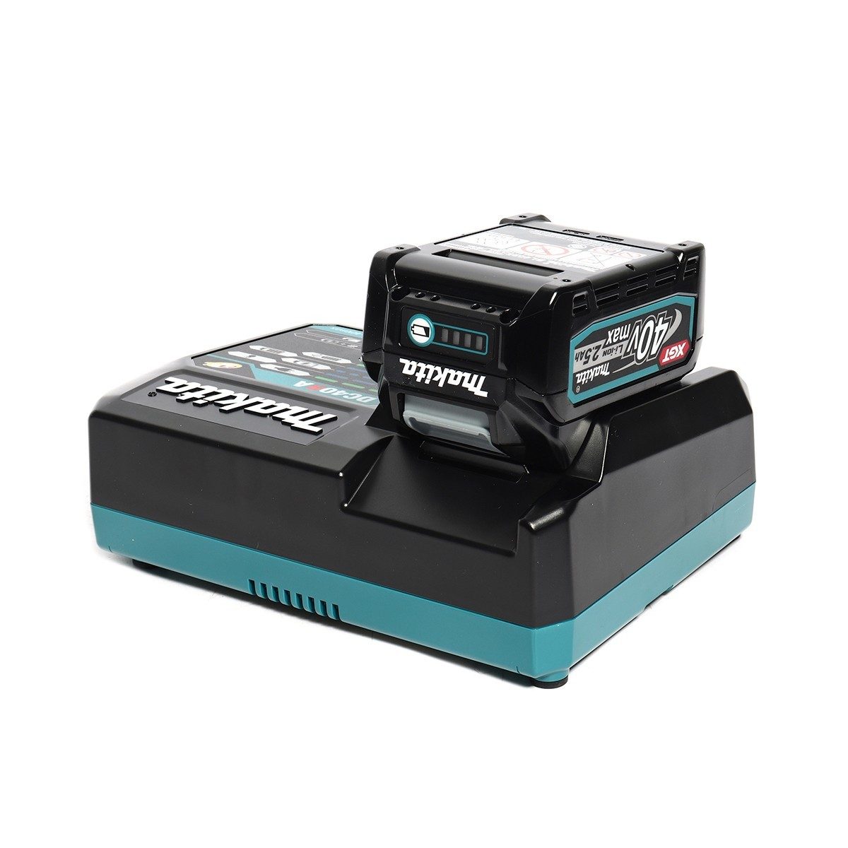 MAKITA ชุดแบตเตอรี่และแท่นชาร์จ 40 โวลต์ รุ่น MKP1G001 ประกอบด้วย แบตเตอรี่ BL4040 (2.5 แอมป์) 2 ชิ้น + แท่นชาร์จเร็ว DC40RA + กล่องเครื่องม