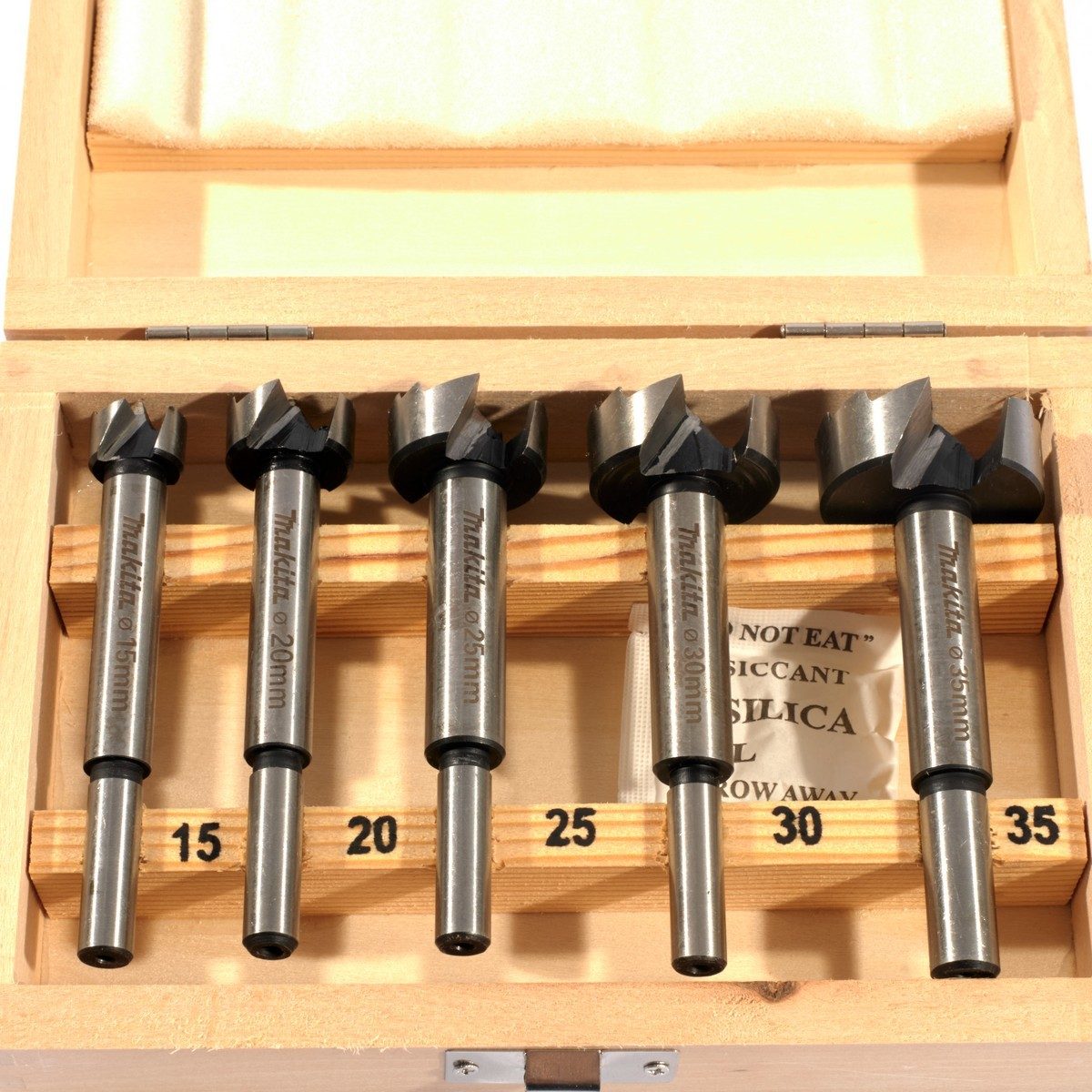MAKITA ชุดดอกบานพับถ้วย (5 ชิ้น/ชุด) ในชุดประกอบด้วยขนาด 15 มม., 20 มม., 25 มม., 30 มม. และ 35 มม. (มากีต้า)