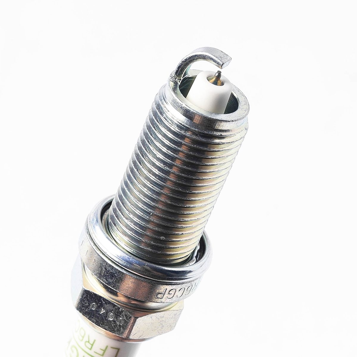 หัวเทียน แบรนด์ เอ็น.จี.เค (NGK) รุ่น 1483 ใช้กับ Toyota Fortuner, Commutor, Vigo และ Benzine2.7vvti แกนกลางทำจาก Platinum Alloy แกนกลางโต 0