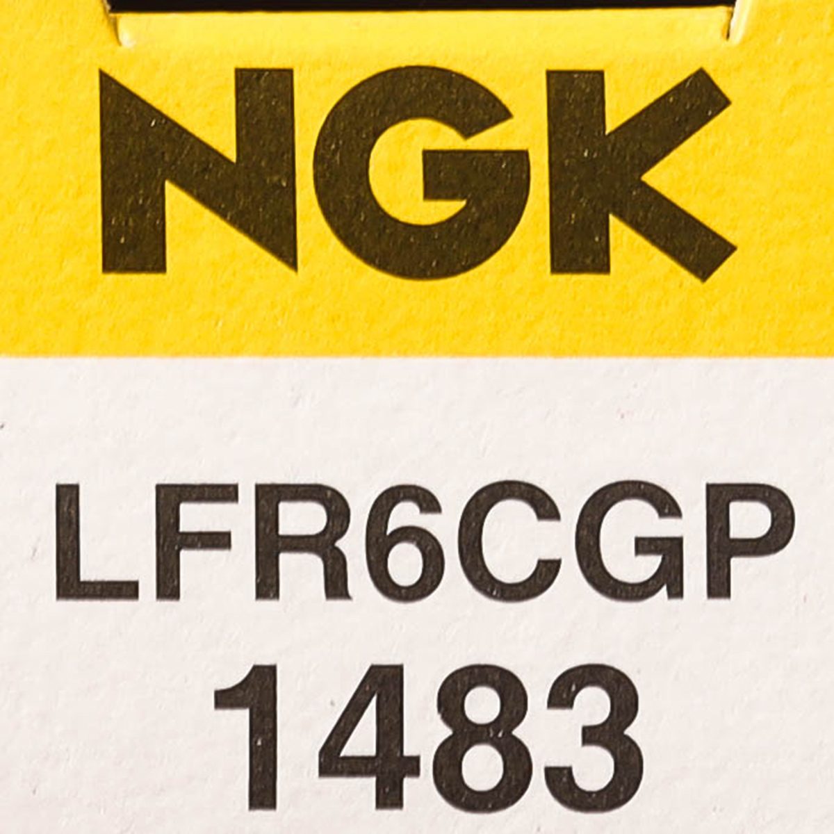 หัวเทียน แบรนด์ เอ็น.จี.เค (NGK) รุ่น 1483 ใช้กับ Toyota Fortuner, Commutor, Vigo และ Benzine2.7vvti แกนกลางทำจาก Platinum Alloy แกนกลางโต 0