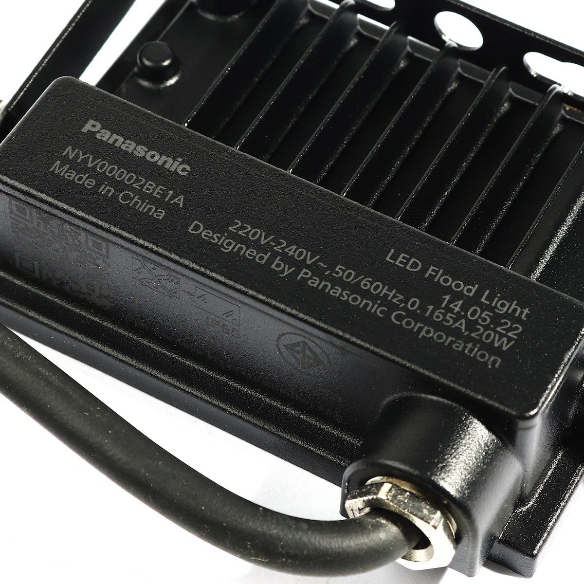 PANASONIC โคมไฟฟลัดไลท์ 20 วัตต์ วอร์มไวท์ รุ่น LED Mini FloodLight มาพร้อมการกันน้ำ IP65 (พานาโซนิค)