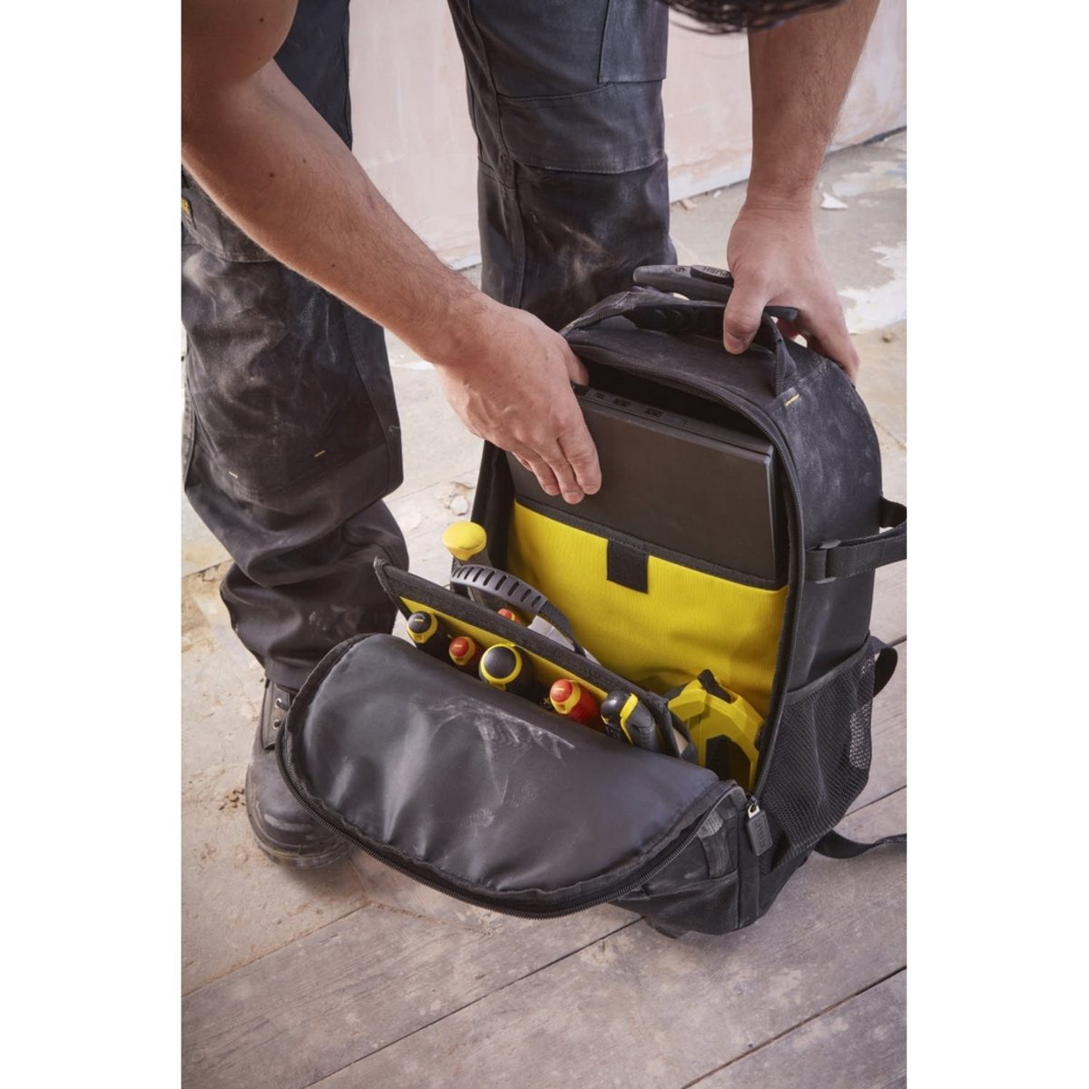 STANLEY กระเป๋าเป้รถเข็น ขนาด 38x18x46 ซม. (สแตนเล่ย์)