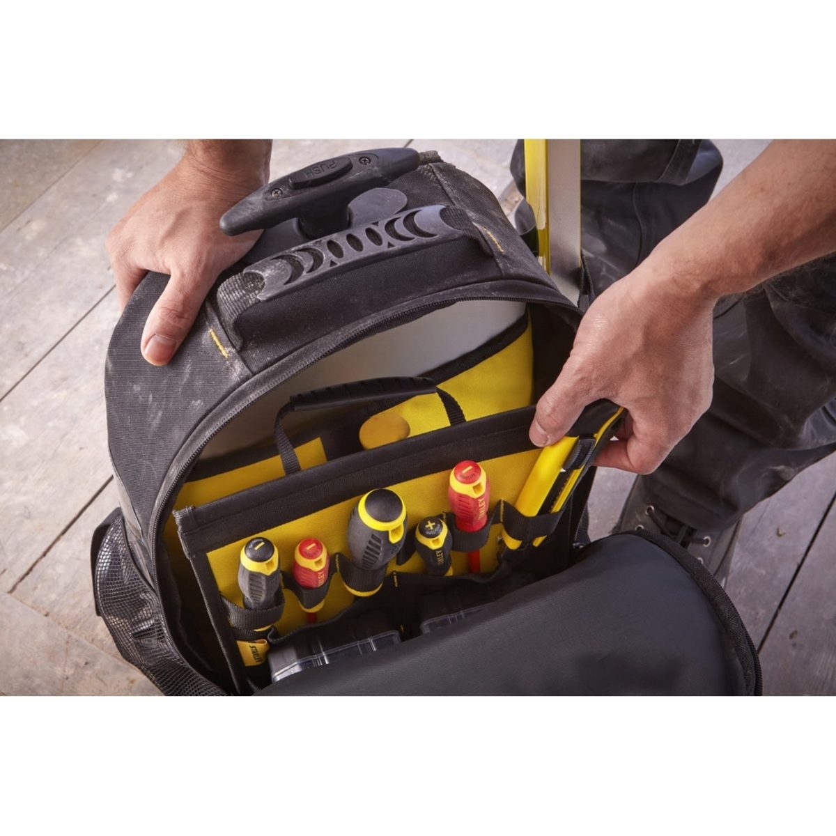 STANLEY กระเป๋าเป้รถเข็น ขนาด 38x18x46 ซม. (สแตนเล่ย์)