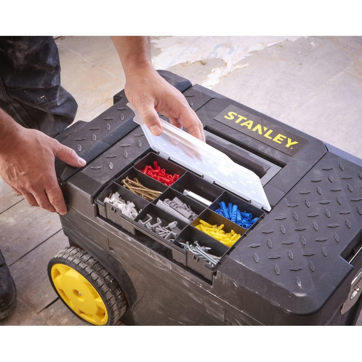 STANLEY กล่องเครื่องมือขนาดใหญ่ล้อลาก มีก้านจับ