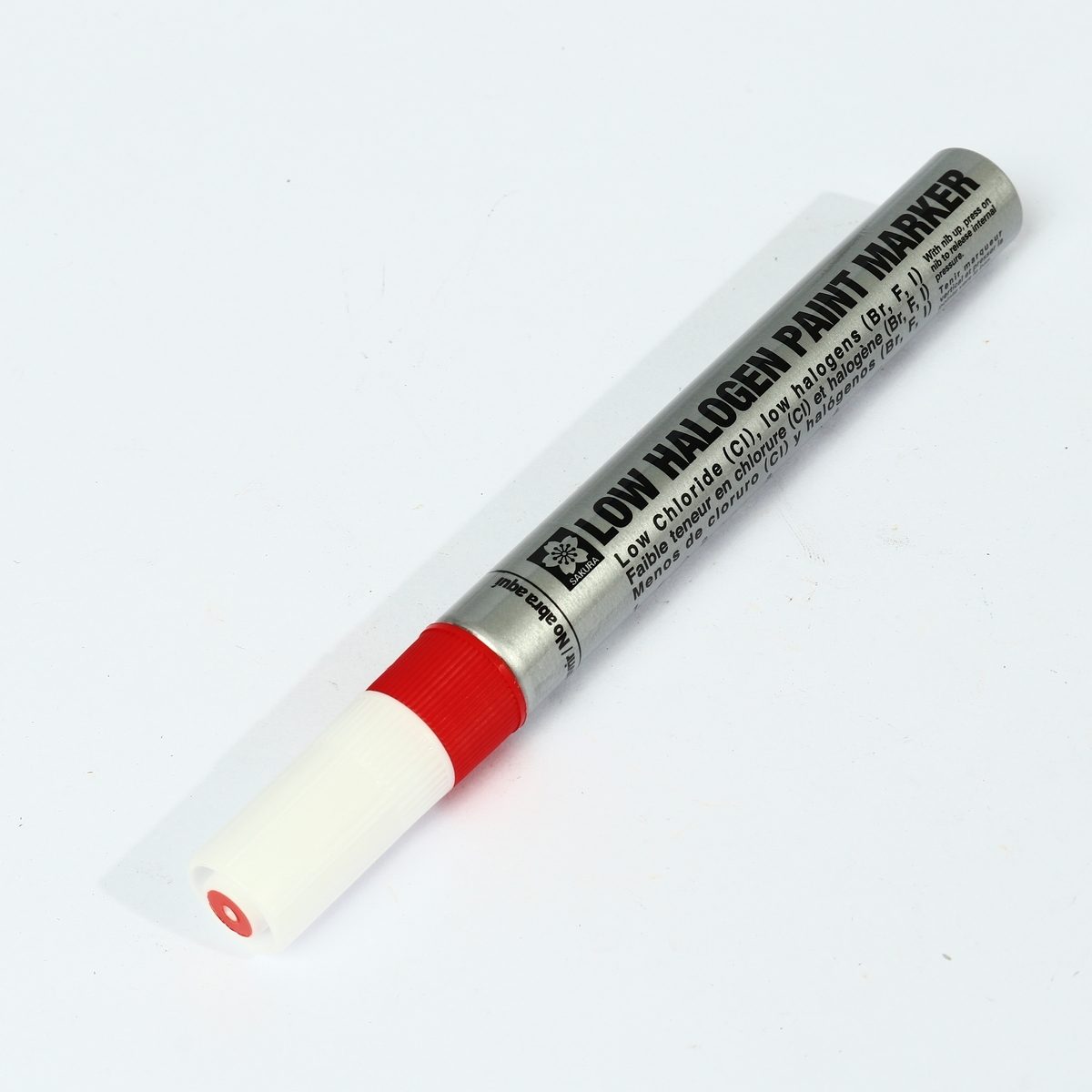 SAKURA ปากกาเพ้นท์ มาร์คเกอร์ โลว์ฮาโลเจน (สีแดง) ขนาด 2 มม. รุ่น XPMKB-LH-19 เหมาะสำหรับงานอุตสาหกรรมโดยเฉพา ใช้เขียนทำเครื่องหมาย บนโลหะทุ