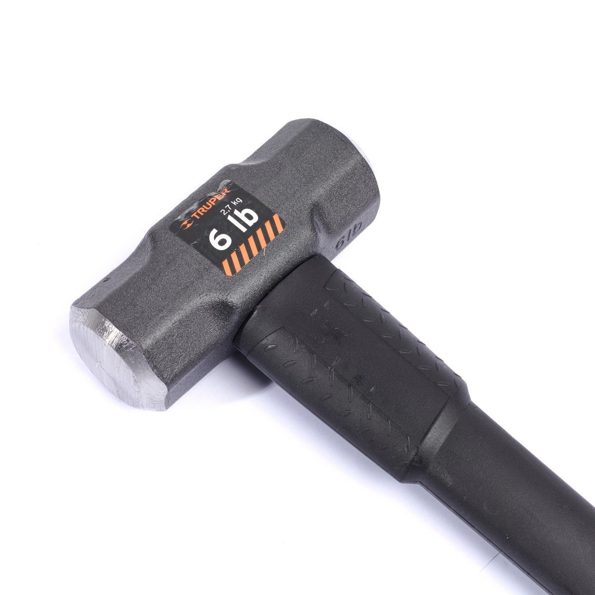 ค้อนปอนด์ ด้าม Fiber 6 ปอนด์ ทรูเปอร์ (TRUPER) รุ่น 19884 ขนาด 36 นิ้ว เหล็กกล้าคาร์บอนสูง ด้านหน้าที่มีการกลึงและเอียงทำให้ลดโอกาสเกิดอุบัต