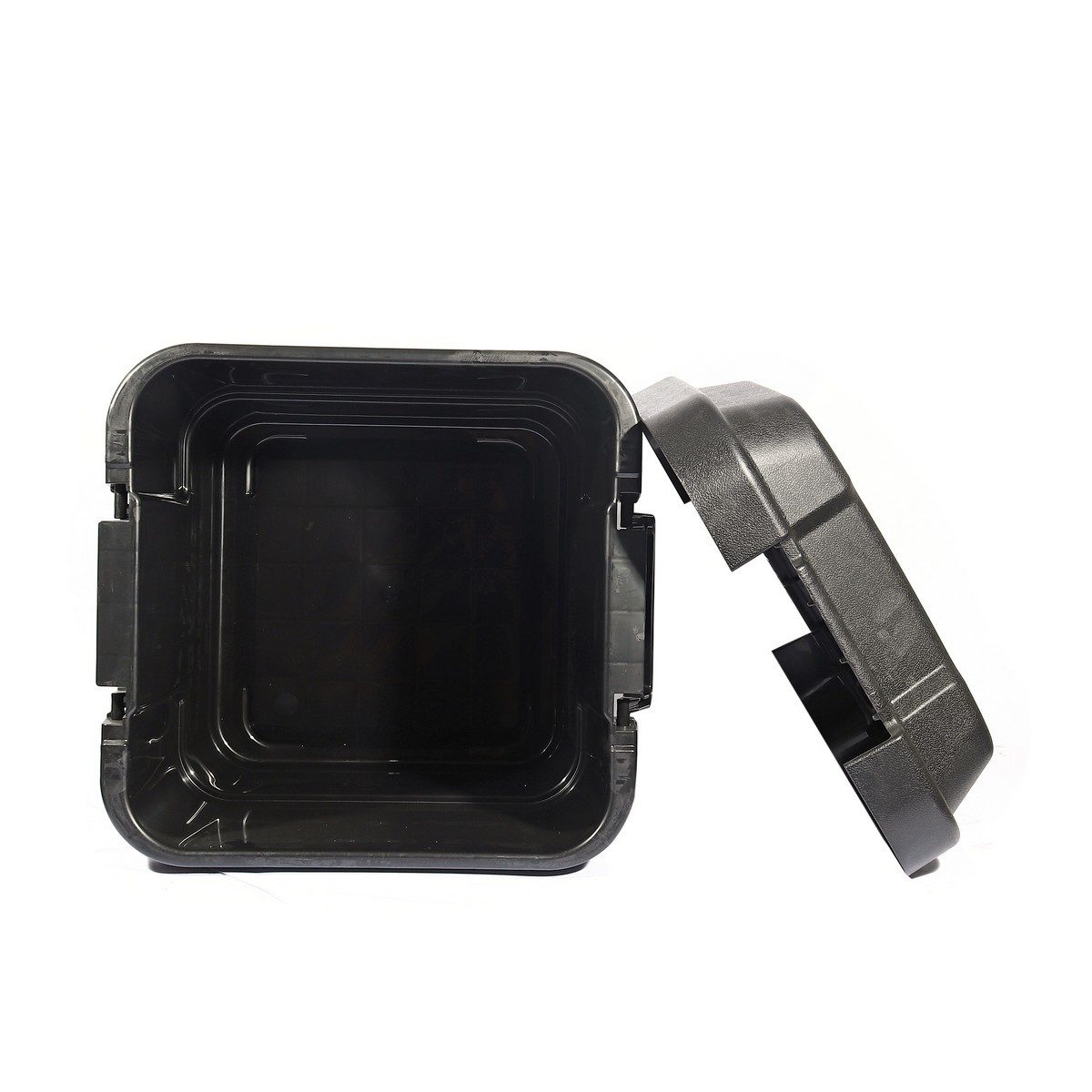 TRUSCO กล่องอเนกประสงค์ ฝานูน 30 ลิตร สีดำ รุ่น BLKC-30 รับน้ำหนักได้ 100 กก. สามารถนั่งได้ (ทรัสโก้)