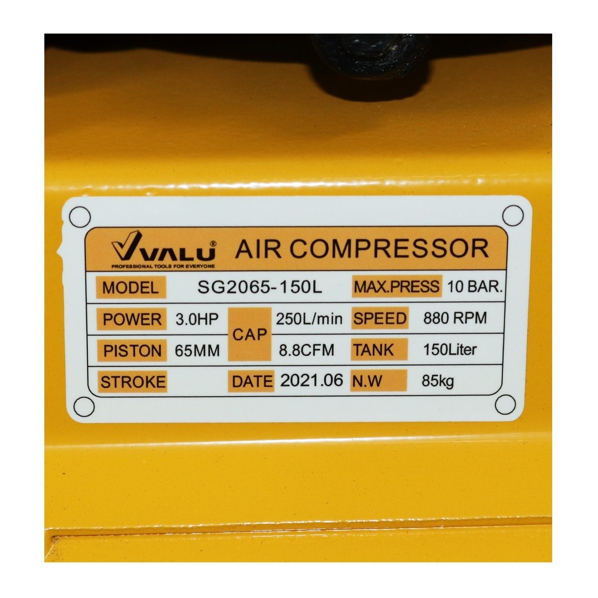 VALU ปั๊มลมสายพาน 2 หัว มอเตอร์ 3 แรงม้า (2200 วัตต์) ถัง 150 ลิตร รุ่น 2065-150N ไฟ 1 เฟส ความเร็วรอบ 2,850 รอบ/นาที แรงดันลม 8 บาร์ ปริมาณ