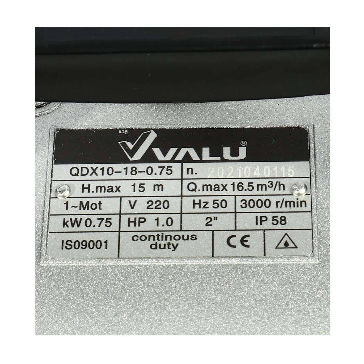 VALU ปั๊มแช่ ปั๊มไดโว่ ปั๊มจุ่ม ขนาดท่อส่งออก 2 นิ้ว รุ่น QDX10-18-0.75 กำลังมอเตอร์ 0.75 กิโลวัตต์ (750 วัตต์) ไฟ 220 โวลต์ ส่งสูงสุด 15 เม