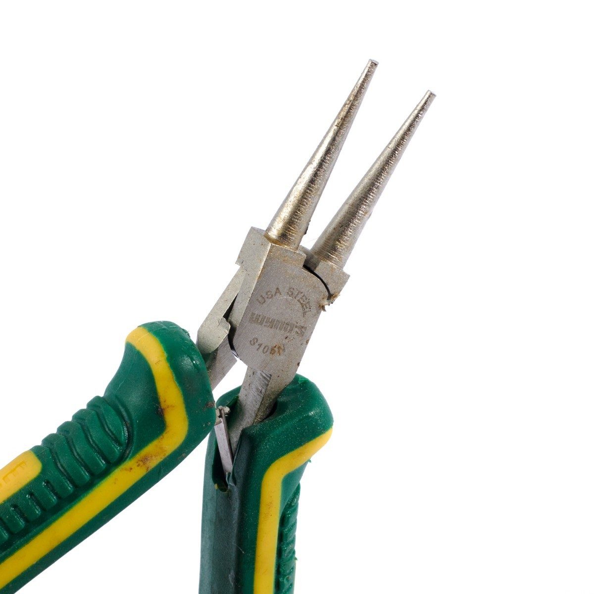 W106P คีมปากแหลม 6" ด้ามบ่าเหลือง