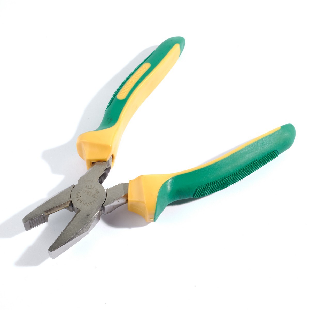 WS707P คีมปากจิ้งจก 7" ด้ามบ่าเหลือง